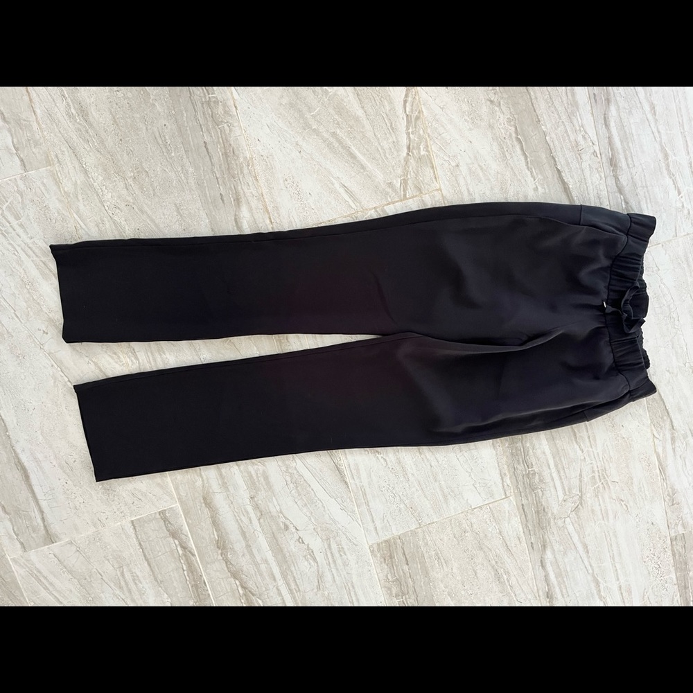 Lululemon black On the Fly pants 6